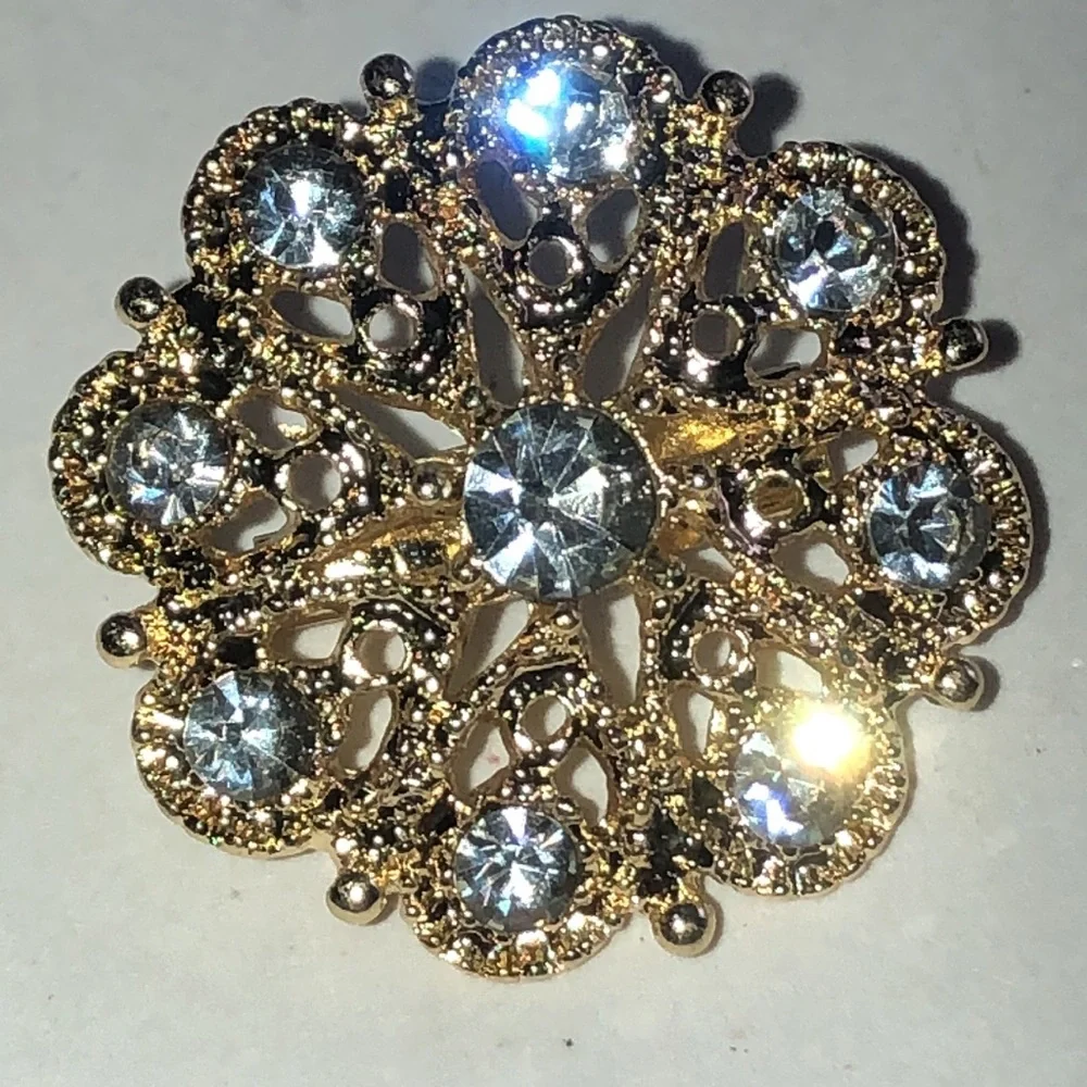 Elegant Gold Tone Rhinestone Fashion Brooch